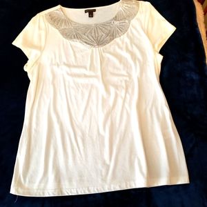 Dana Buchman Large embeleshed blouse